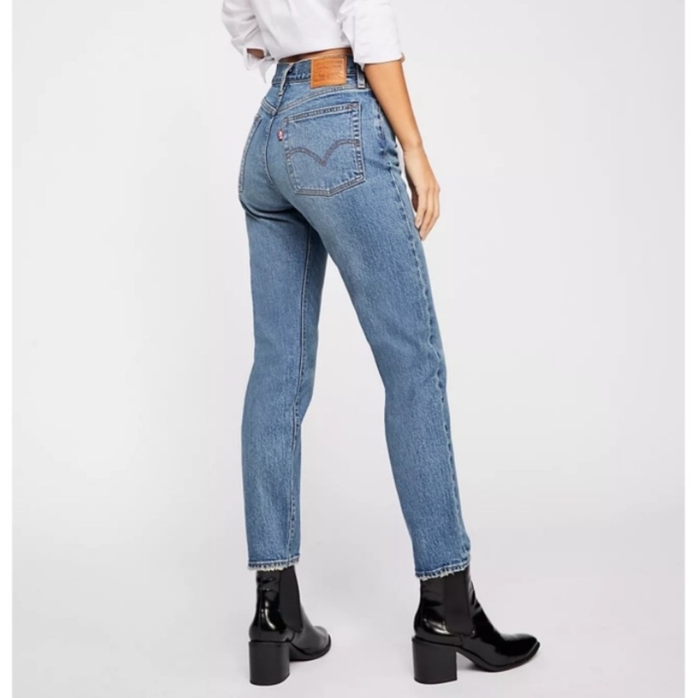 Levi’s Wedgie Skinny Jeans - Picture 6 of 6